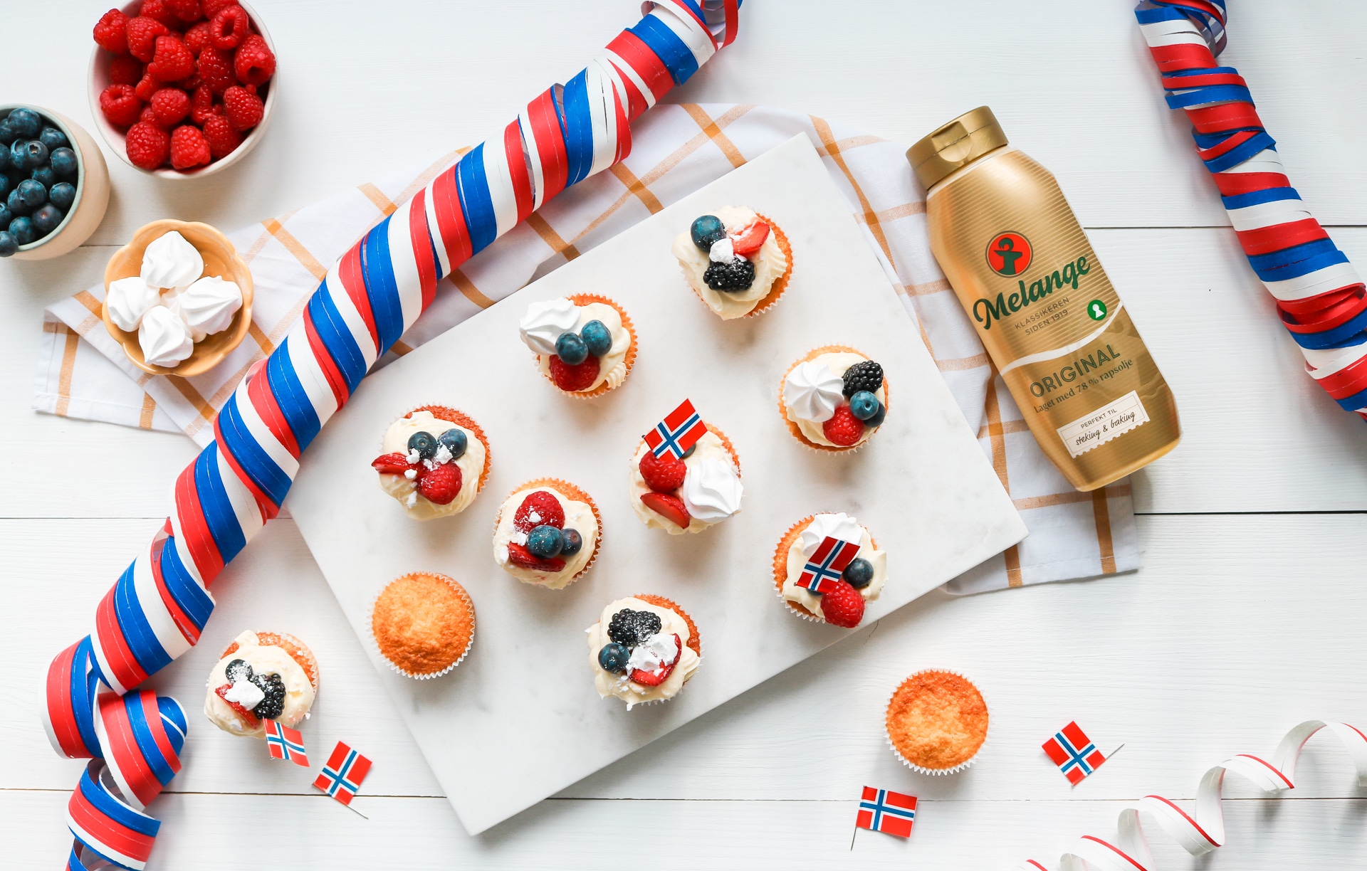 Muffins med pavlova-pynt
